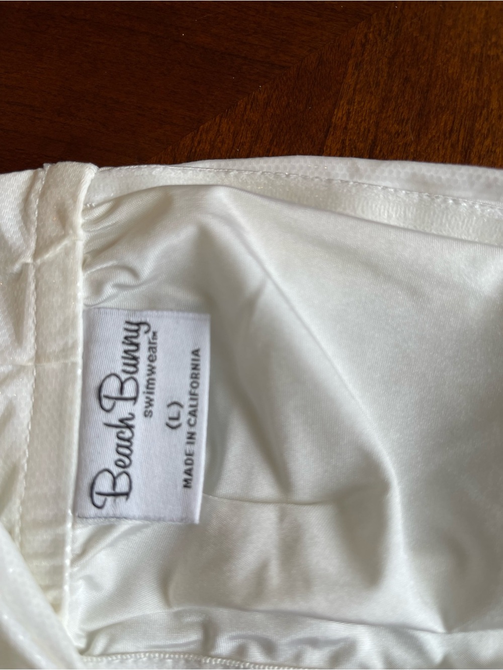 Lot of two large white tops with pearl theme and one xl bottoms full coverage - Picture 10 of 15